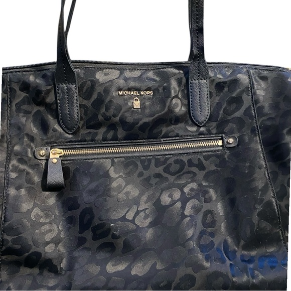 Michael Kors Large Black Leopard Kelsey Tote - Picture 6 of 10